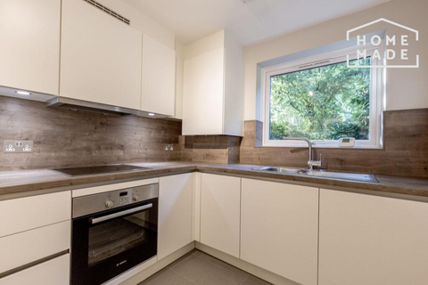 1 bedroom flat to rent, Camfrey Court, N8