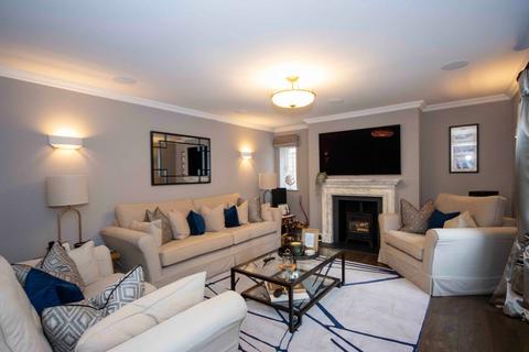 6 bedroom detached house for sale, Shire Lane, Chorleywood, WD3