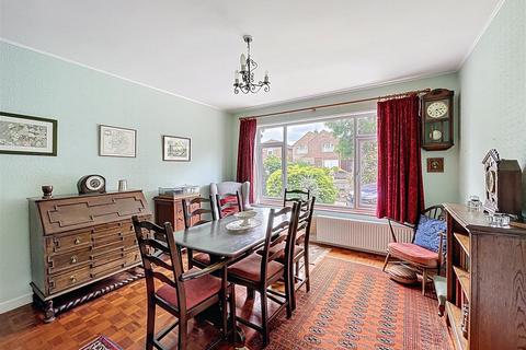 3 bedroom detached house for sale, Sunningdale Avenue, Kenilworth