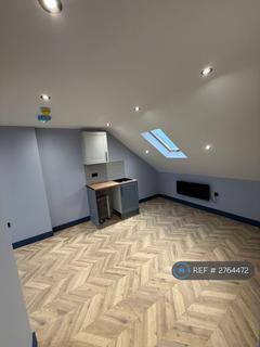 Studio to rent, Normanhurst, Ashford, TW15
