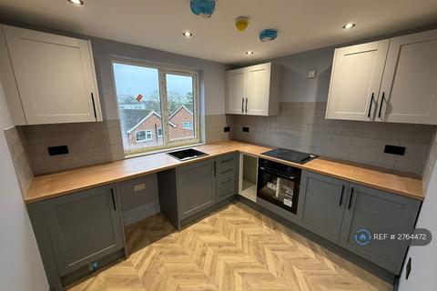 Studio to rent, Normanhurst, Ashford, TW15