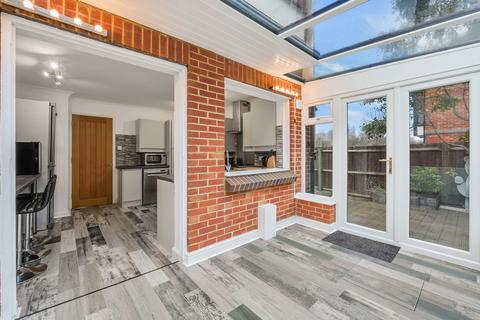 3 bedroom end of terrace house for sale, Farriers Close, Epsom KT17