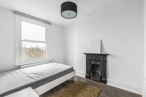 2 bedroom flat to rent, Lavender Hill, London, SW11