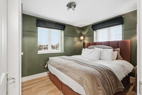 2 bedroom end of terrace house for sale, Lynmouth Avenue, Morden, SM4