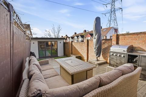 2 bedroom end of terrace house for sale, Lynmouth Avenue, Morden, SM4