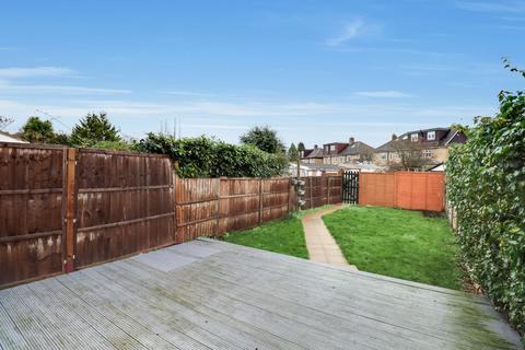 2 bedroom apartment for sale, Warwick Road, Thames Ditton, KT7