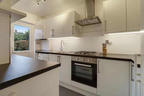 2 bedroom apartment for sale, Warwick Road, Thames Ditton, KT7