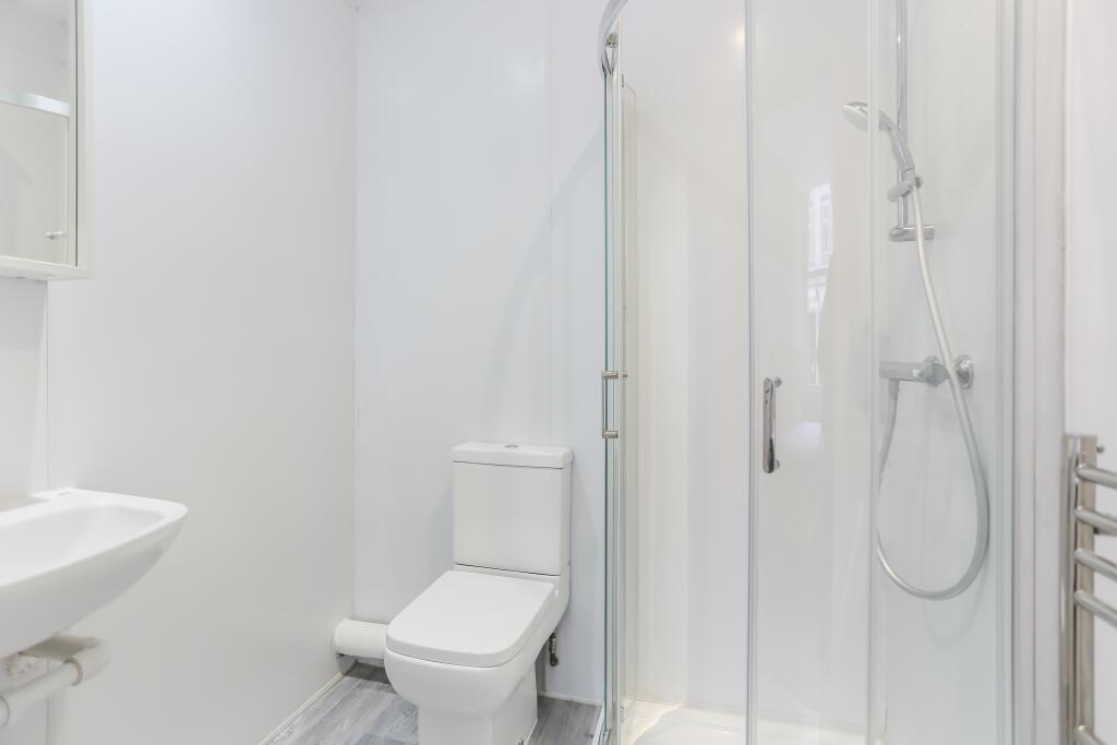 GF 33 Montpelier Road, Brighton shower room.jpeg