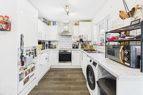 3 bedroom end of terrace house for sale, Cypress Gardens, Longlevens, Gloucester