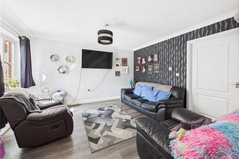3 bedroom end of terrace house for sale, Cypress Gardens, Longlevens, Gloucester