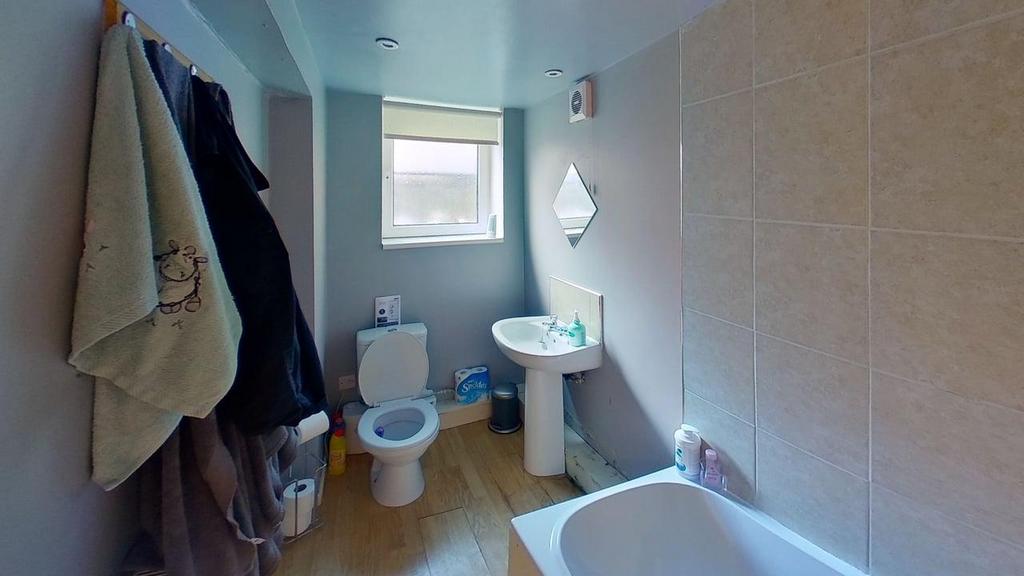 Granby-Grove-Bathroom