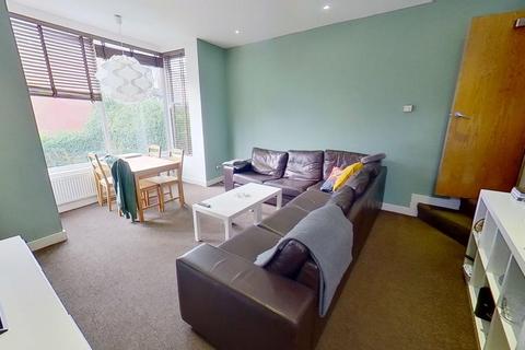 5 bedroom terraced house to rent, Graham Street, Burley, Leeds, West Yorkshire