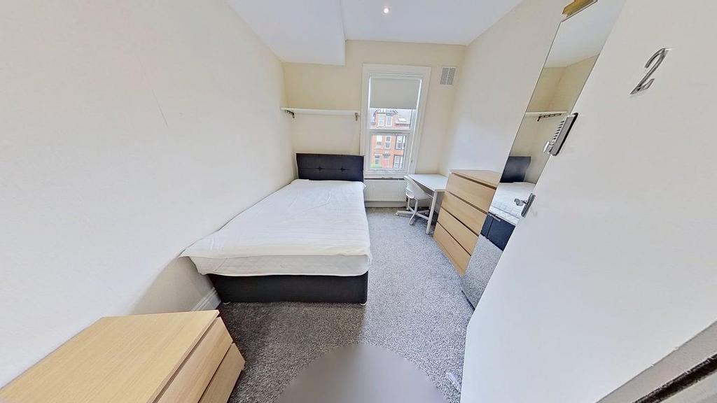 Estcourt-Avenue-11142025 113126