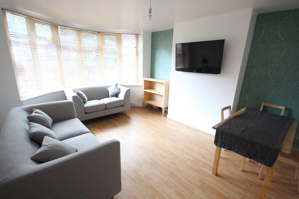 3a Shaw Lane 2019 20-1