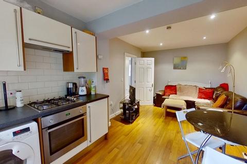 5 bedroom terraced house to rent, Grimthorpe Place, Headingley, Leeds, West Yorkshire
