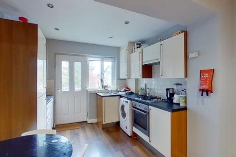 5 bedroom terraced house to rent, Grimthorpe Place, Headingley, Leeds, West Yorkshire