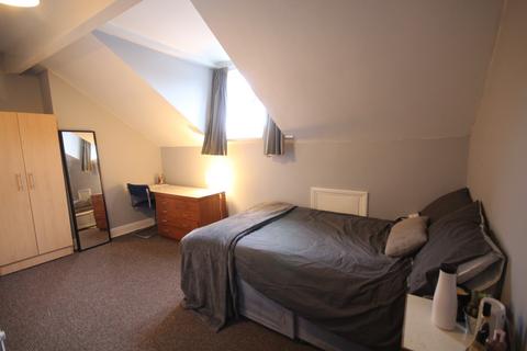 5 bedroom terraced house to rent, Estcourt Avenue, Headingley, Leeds, West Yorkshire