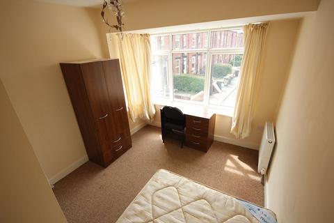 4 bedroom house to rent, Grimthorpe Place, Headingley, Leeds, West Yorkshire