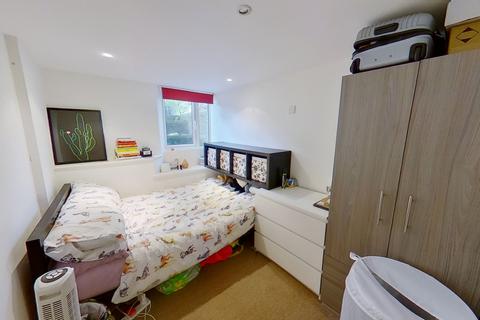 2 bedroom flat to rent, Ash Road, Headingley, Leeds, West Yorkshire