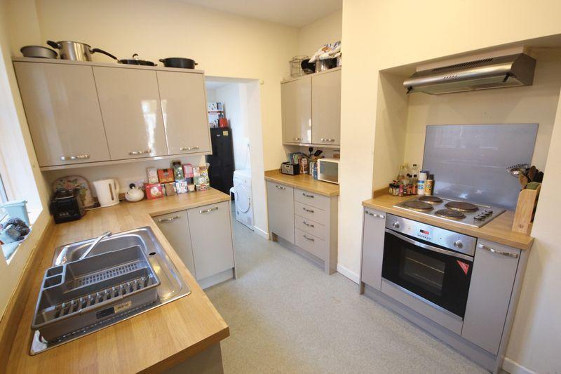 House in Leeds, Headingley Hill, Headingley - View 3