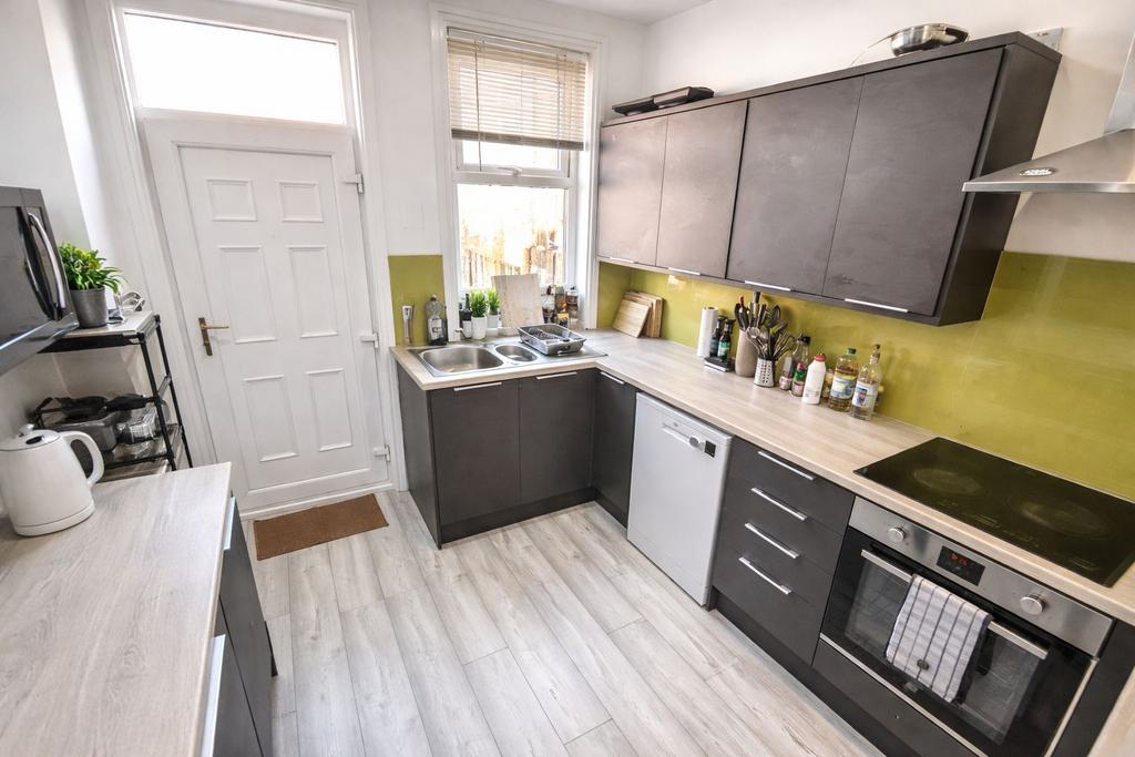 Kitchen11.jpeg