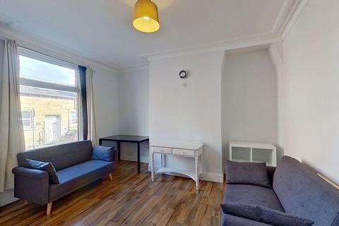2 bedroom terraced house to rent, Kelsall Terrace, Hyde Park, Leeds, West Yorkshire