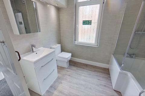 4 bedroom terraced house to rent, Clarkson View, Woodhouse, Leeds, West Yorkshire
