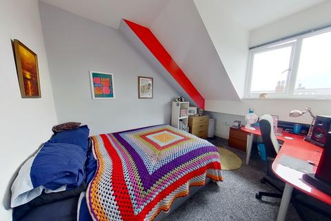 4 bedroom terraced house to rent, Graham Street, Burley, Leeds, West Yorkshire