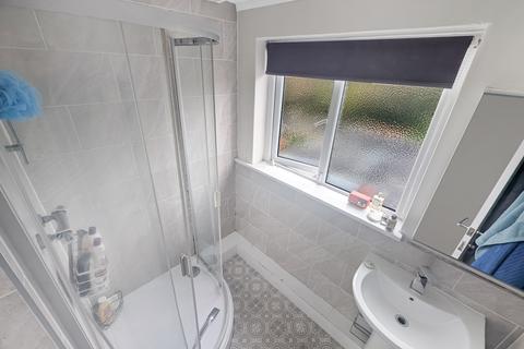 5 bedroom semi-detached house to rent, St Michaels Grove, Headingley, Leeds, West Yorkshire