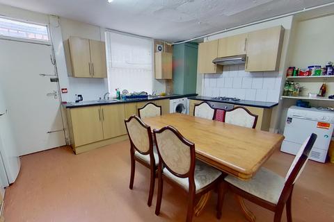 Brudenell Grove, Hyde Park, Leeds, West Yorkshire