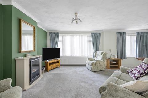 3 bedroom bungalow for sale, Barn Rise, Seaford
