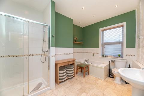3 bedroom end of terrace house for sale, Granville Place, Otley LS21