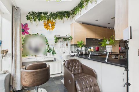 4 bedroom end of terrace house for sale, Waterstone Way, Kent DA9