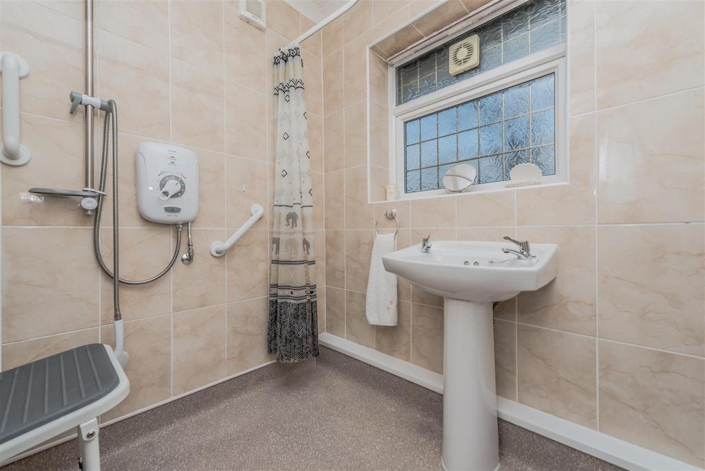 Shower Room: