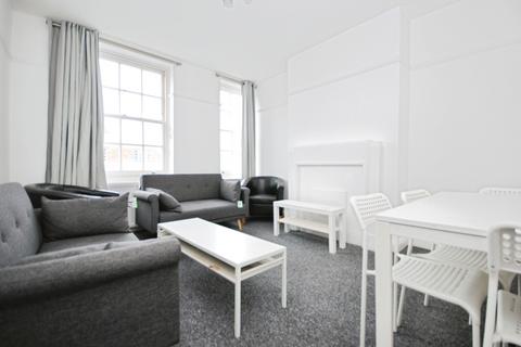 3 bedroom flat to rent, Kennington Lane London SE11