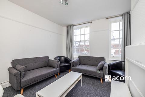 3 bedroom flat to rent, Kennington Lane London SE11