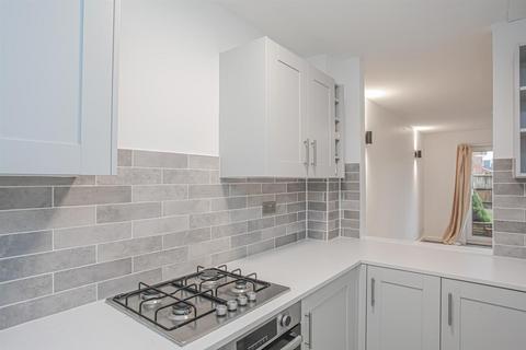 2 bedroom terraced house to rent, Axtell Close, Kidlington