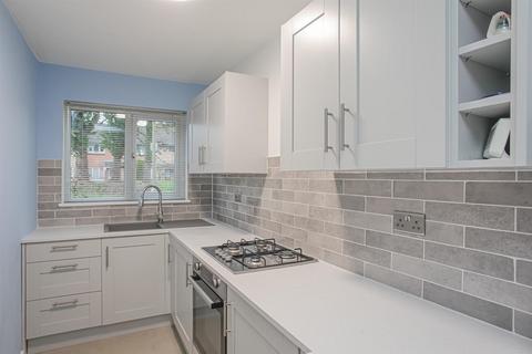 2 bedroom terraced house to rent, Axtell Close, Kidlington