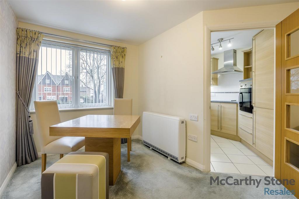 8676192-interior11.jpg