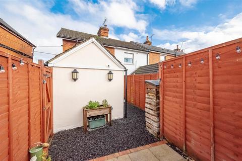 2 bedroom end of terrace house for sale, Willow Lane, Blackwater, Camberley GU17