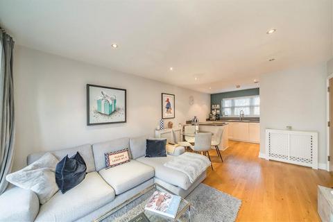 2 bedroom flat for sale, Holford Way, London SW15