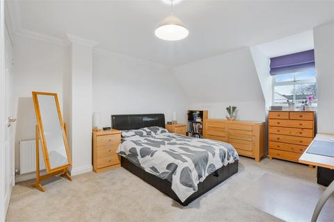 3 bedroom townhouse for sale, Saville Close, Epsom