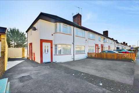2 bedroom maisonette for sale - Cornwall Avenue, Slough