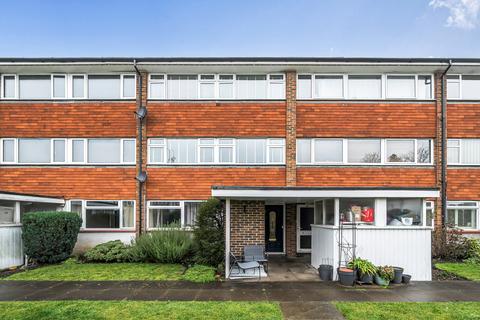 2 bedroom maisonette for sale, High Street, Shepperton, TW17