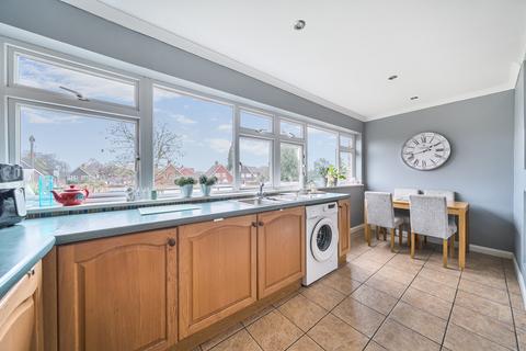 2 bedroom maisonette for sale, High Street, Shepperton, TW17