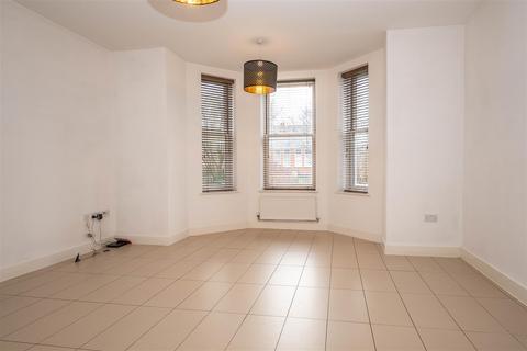 2 bedroom apartment for sale, Kensington Way, Brentwood