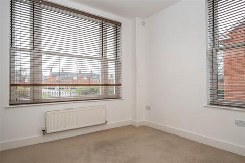 2 bedroom apartment for sale, Kensington Way, Brentwood