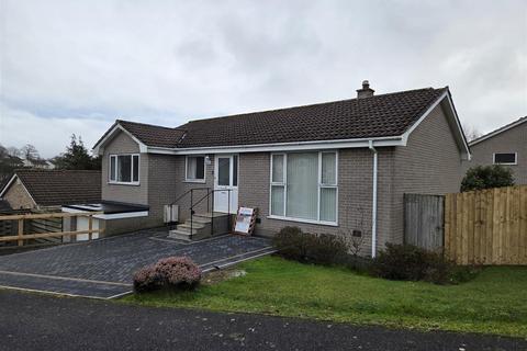 3 bedroom detached bungalow to rent, Truro