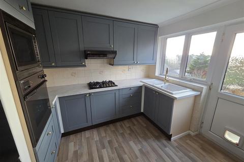 3 bedroom detached bungalow to rent, Truro