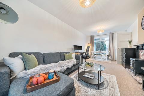 2 bedroom end of terrace house for sale, Larkhill Close, Leeds LS8